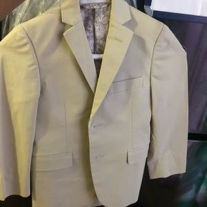 Ralph Lauren Boy’s Tan Suit  size 6. Worn only twice and freshly dry cleaned.